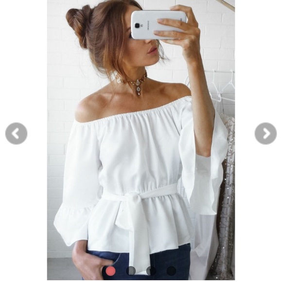 Zac & Rachel Tops - Zac & Rachel off shoulder with tie top